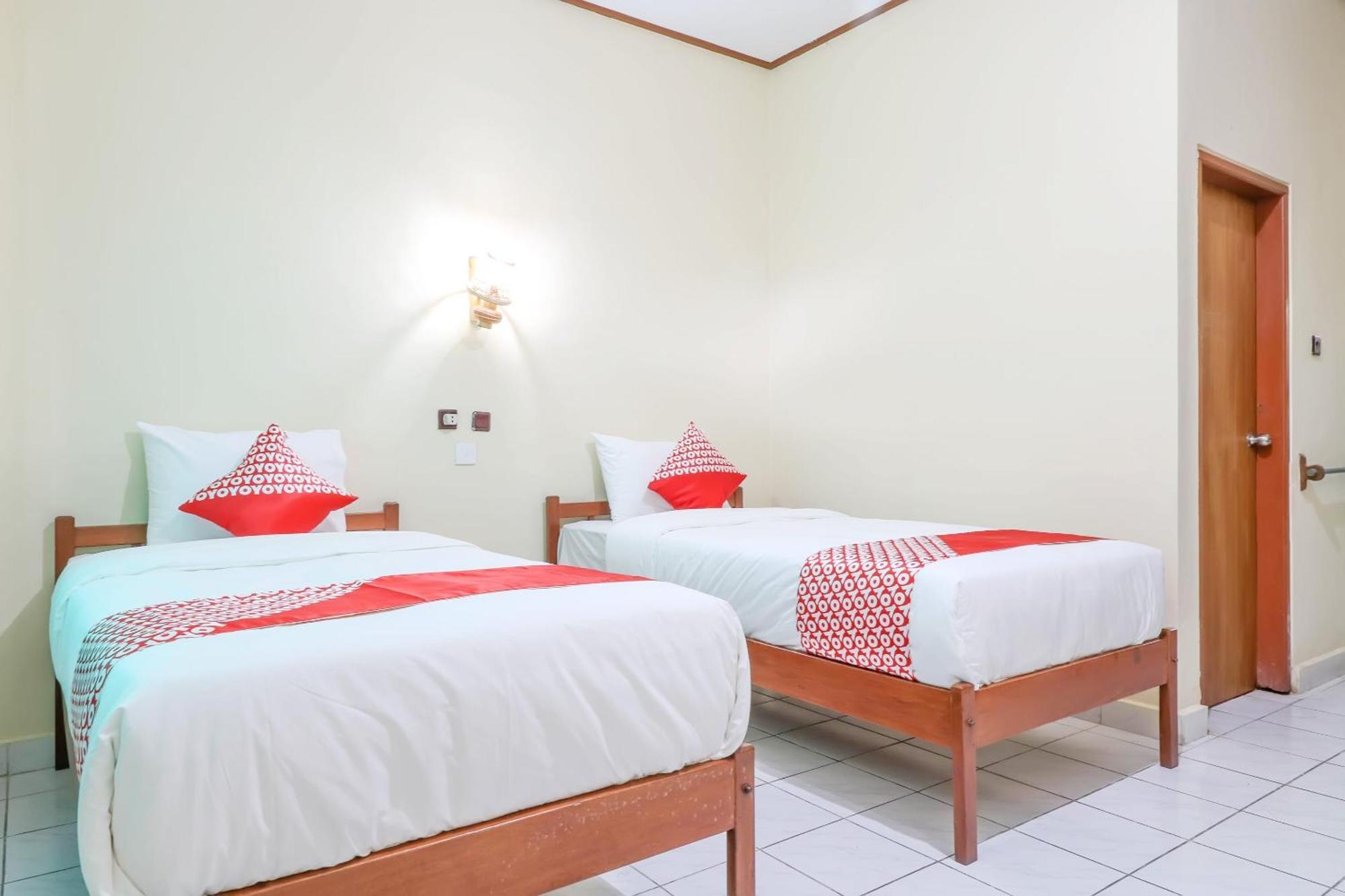 OYO 1654 Maha Bharata Kuta Inn Legian  Bagian luar foto