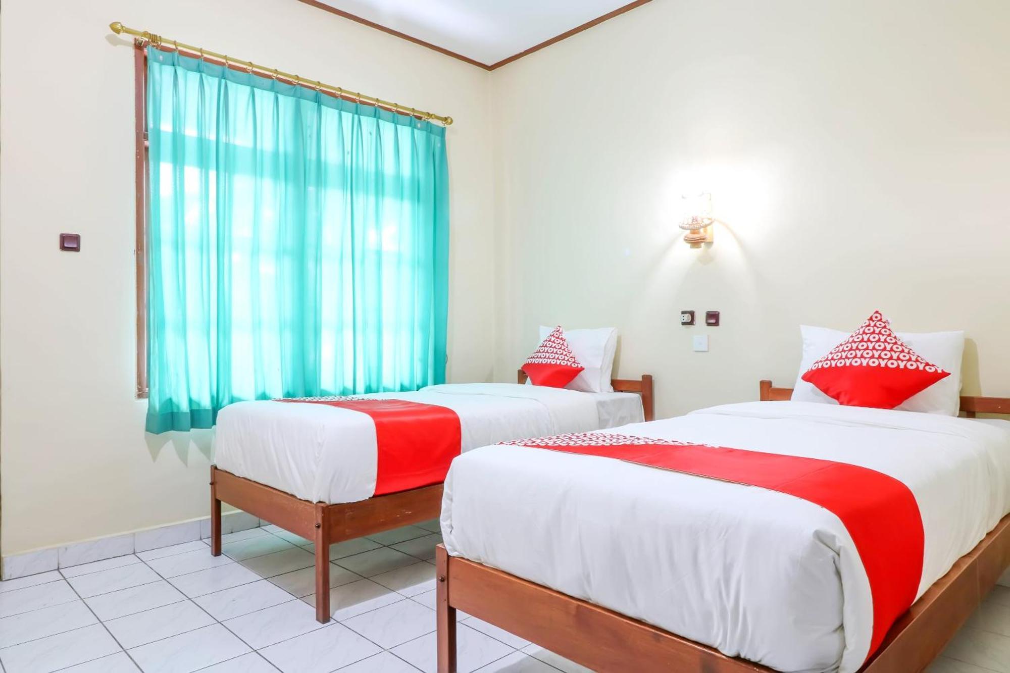 OYO 1654 Maha Bharata Kuta Inn Legian  Bagian luar foto