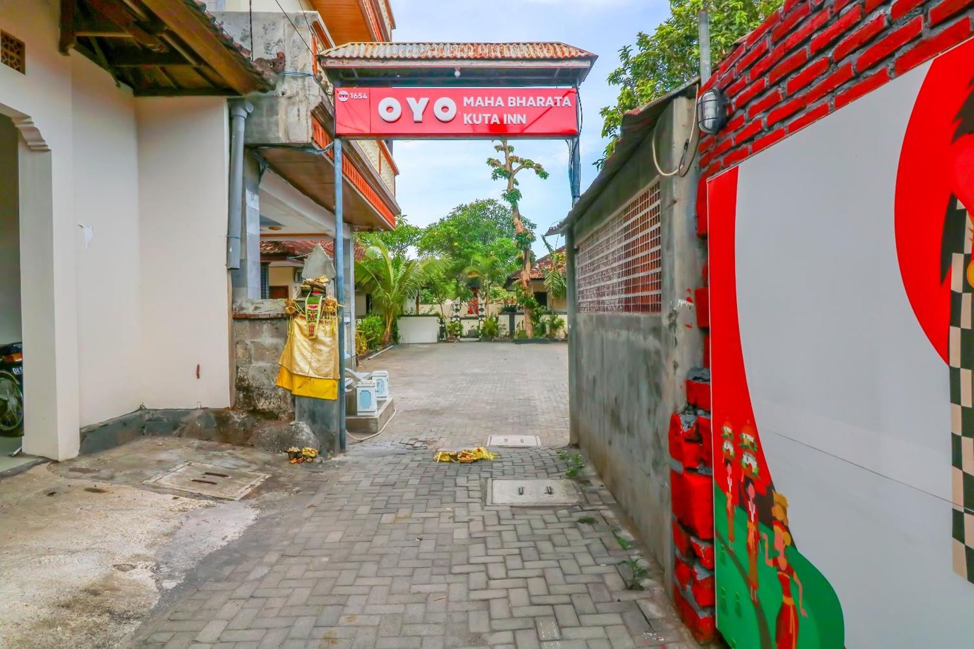 OYO 1654 Maha Bharata Kuta Inn Legian  Bagian luar foto