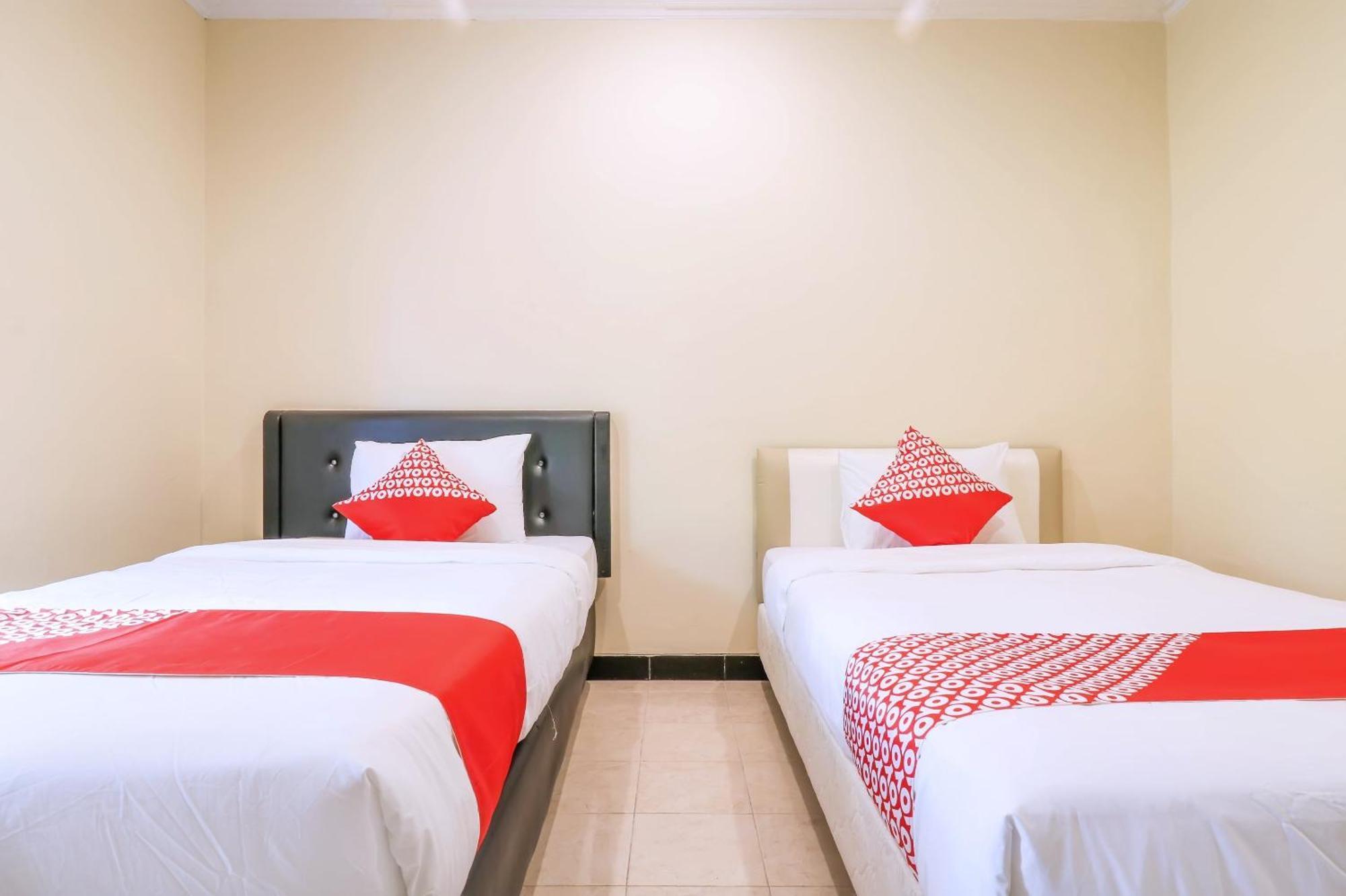 OYO 1654 Maha Bharata Kuta Inn Legian  Bagian luar foto