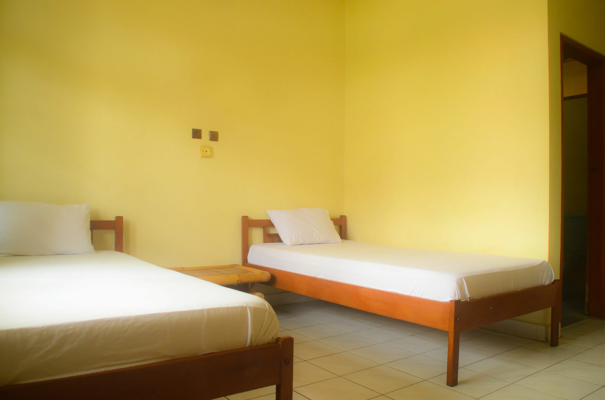 OYO 1654 Maha Bharata Kuta Inn Legian  Bagian luar foto